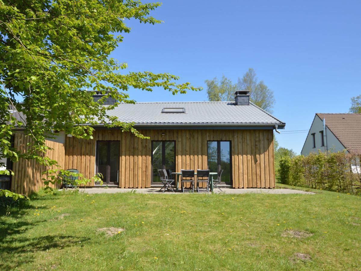 Quaint Cottage In Mont Near High Fens Nature Park 말메디 외부 사진