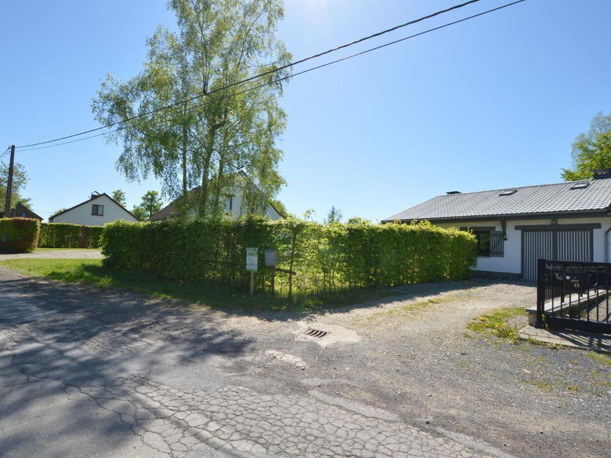Quaint Cottage In Mont Near High Fens Nature Park 말메디 외부 사진
