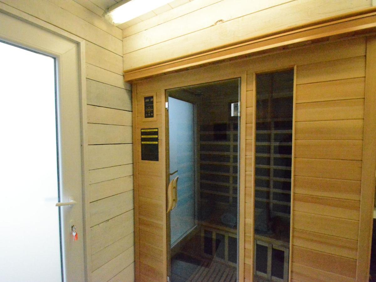Quaint Cottage In Mont Near High Fens Nature Park 말메디 외부 사진